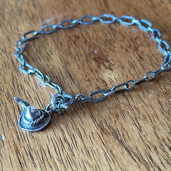 Vintage Silver bracelet with a plated German Trachten Hat charm - Picture 8 of 9